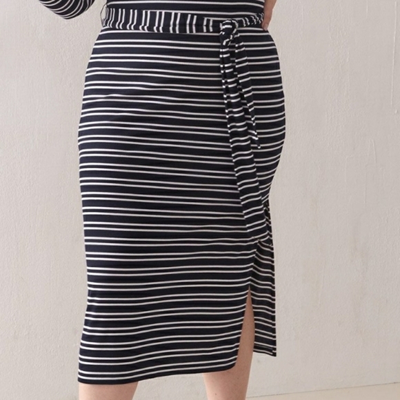 Striped dress - Picture 2 of 3